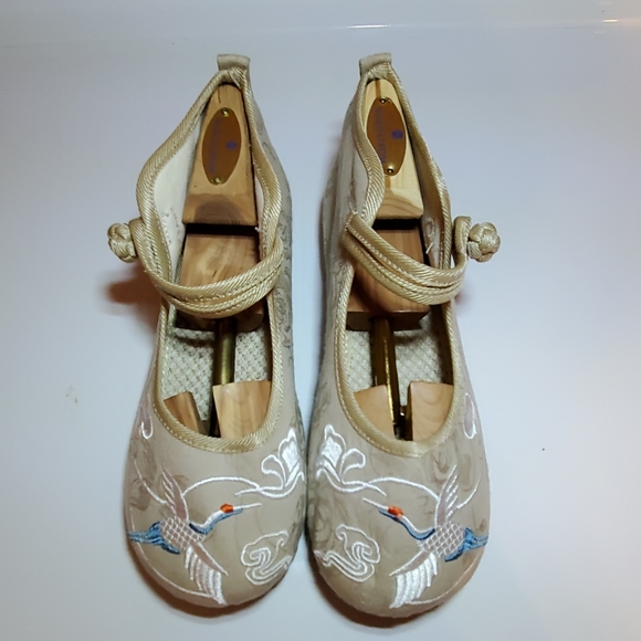 Shoes - Embroidered Chinese Moccasins